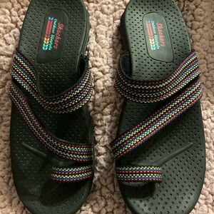 Skechers Gray and Red Textured Sandals